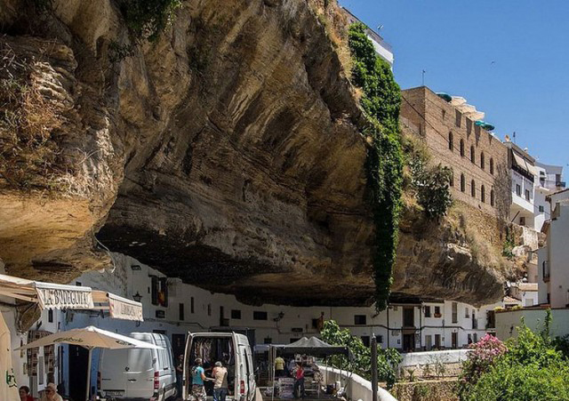 Rock City - Setenil de las Bodegas