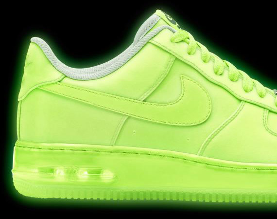 NIKEiD Glow in the Dark