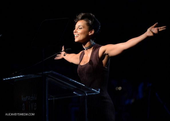 2012-alicia-keys-black-ball-