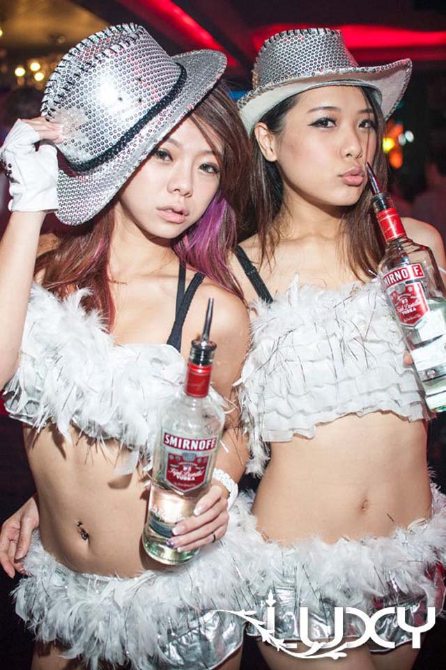 Party girls @ Luxy 十二月份 week 3