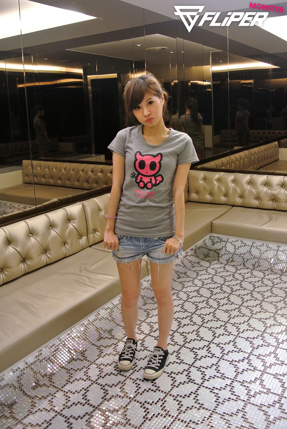 DIMO_W_gray_01