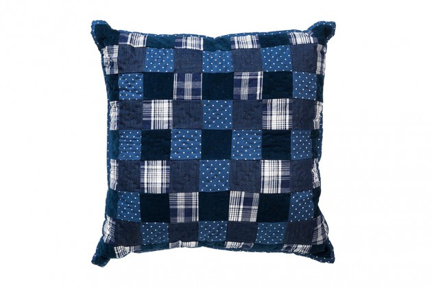 apc-holiday-2012-cushions
