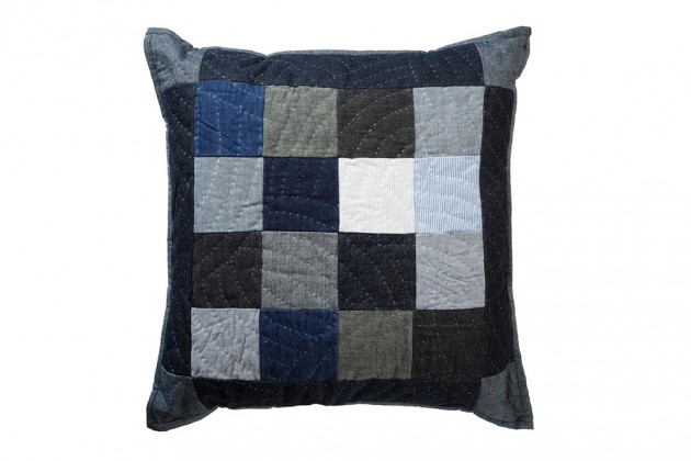 apc-holiday-2012-cushions