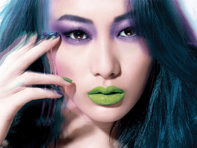 紐約彩妝品牌Maybelline 媚比琳2013年曆大玩人體彩繪
