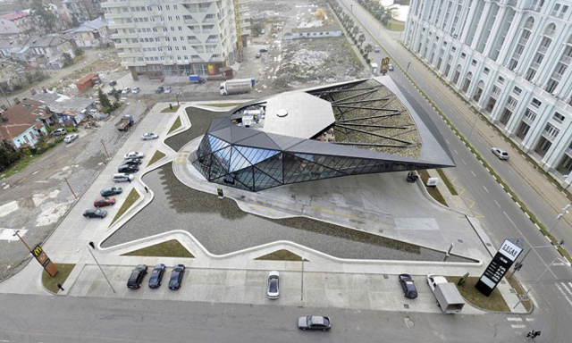 mcdonalds-fuel-station-by-giorgi-khmaladze-05-650x390 拷貝