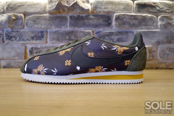 nike-cortez-classic-nylon-qs-floral-pack-3
