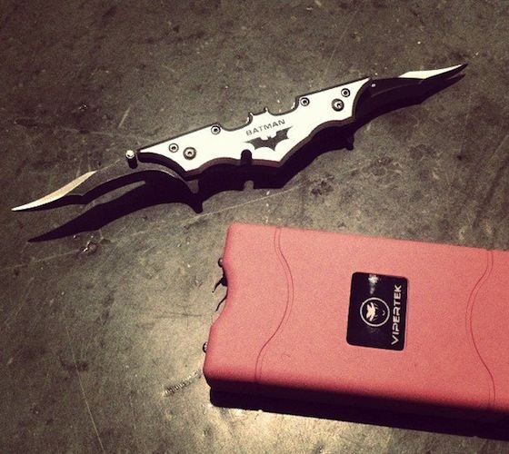 Batman-Batarang-Folding-Knife