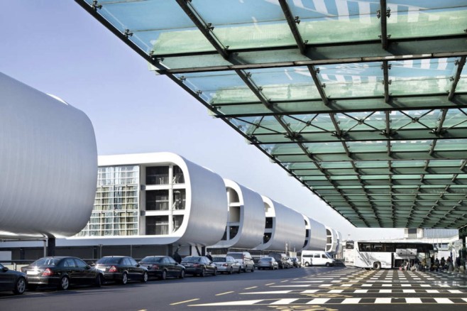1304707673-kr-sheraton-malpensa-airport-hotel-009-csanti-caleca-1000x666