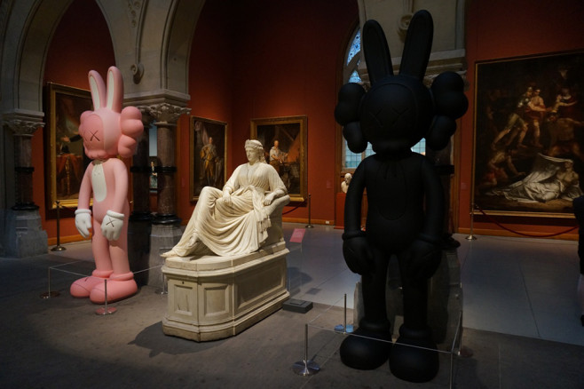 KAWS-@-PAFA-Pennsylvania-Academy-of-Fine-Arts-1-