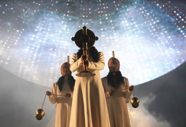 112113_Tommy_Ton_Kanye_West_Concert_slide_131-610x418
