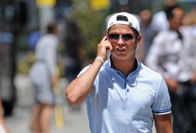 Cristiano-Ronaldo-Fashion-2012-HD-Wallpaper-1080x735