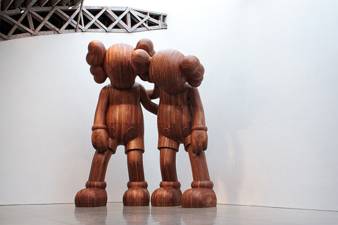 KAWS-PASS-THE-BLAME-Exhibition-at-Mary-Boone-Gallery-Chelsea-New-York-0011