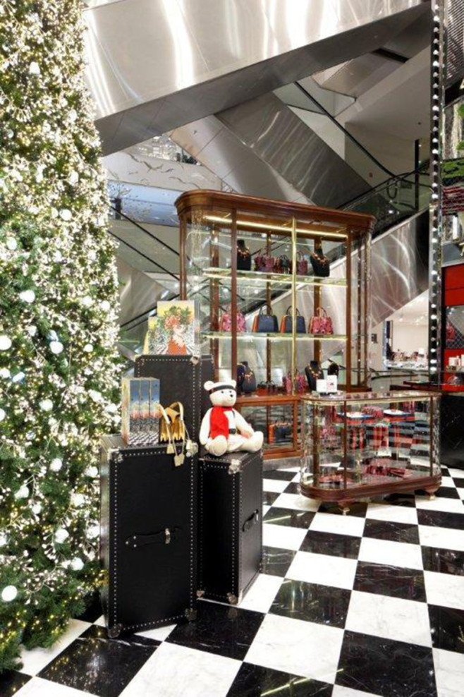 Prada-Printemps-Christmas_05