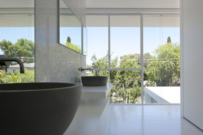 Ramat-Hasharon-House-13-by-Pitsou-Kedem-Architects-05