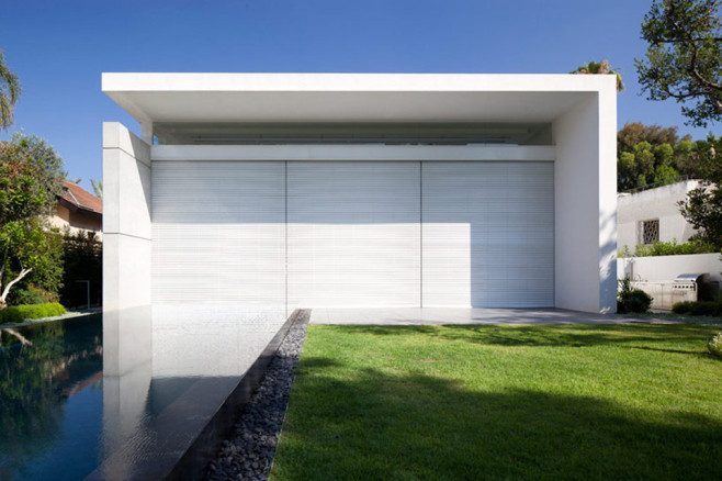 Ramat-Hasharon-House-13-by-Pitsou-Kedem-Architects-10