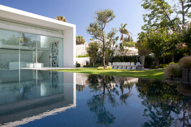 Ramat-Hasharon-House-13-by-Pitsou-Kedem-Architects-12