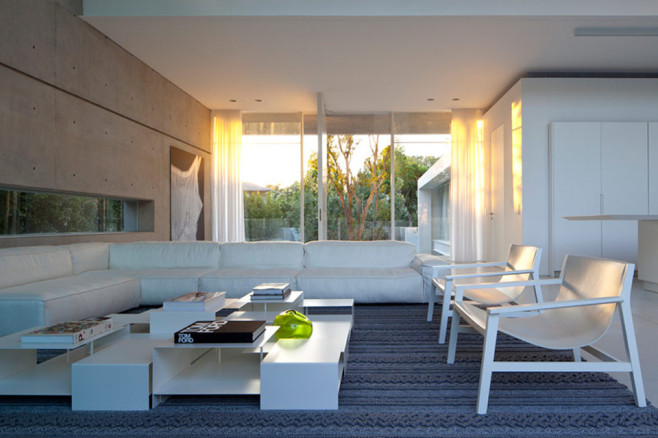 Ramat-Hasharon-House-13-by-Pitsou-Kedem-Architects-15