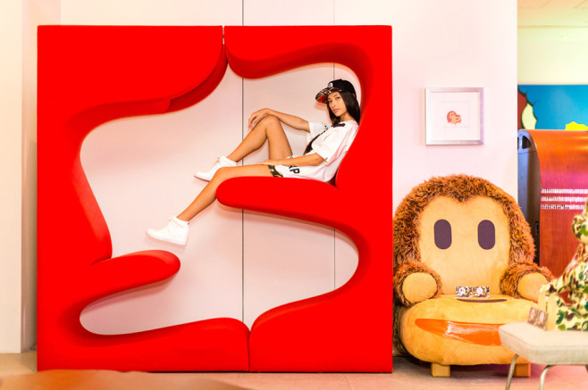 nowhere-a-bathing-ape-presents-bapeland-exhibition-recap-010-960x640