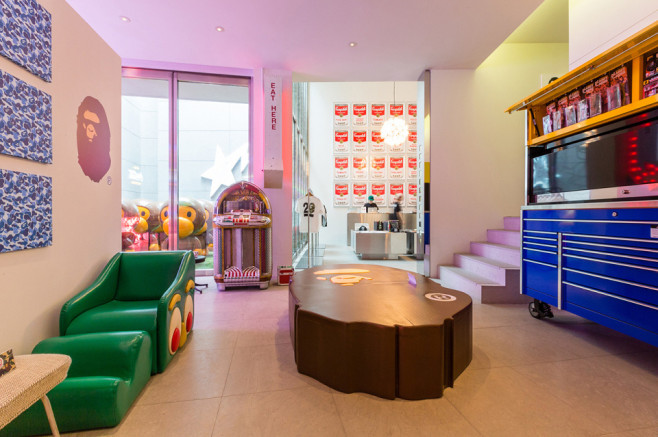 nowhere-a-bathing-ape-presents-bapeland-exhibition-recap-021-960x640