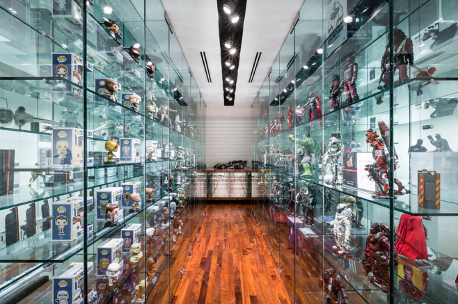 nowhere-a-bathing-ape-presents-bapeland-exhibition-recap-09-960x640