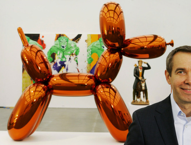 Jeff-Koons’-Balloon-Dog-Orange-1