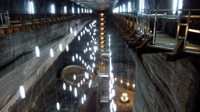 Salina-Turda-Museum11-640x359