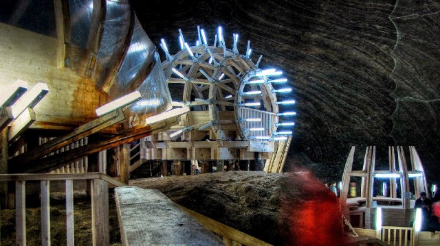 Salina-Turda-Museum6-640x359