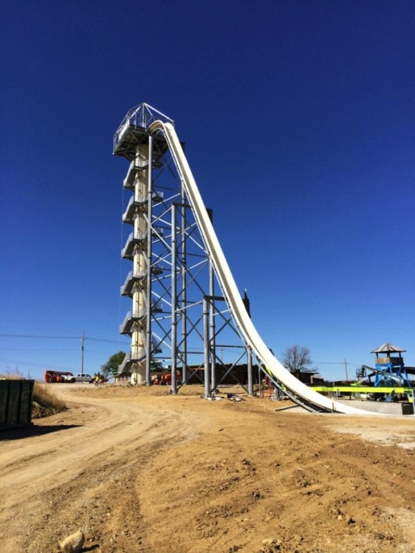 Verrückt-water-slide-at-Schlitterbahn-water-park-Kansas-City-600x800