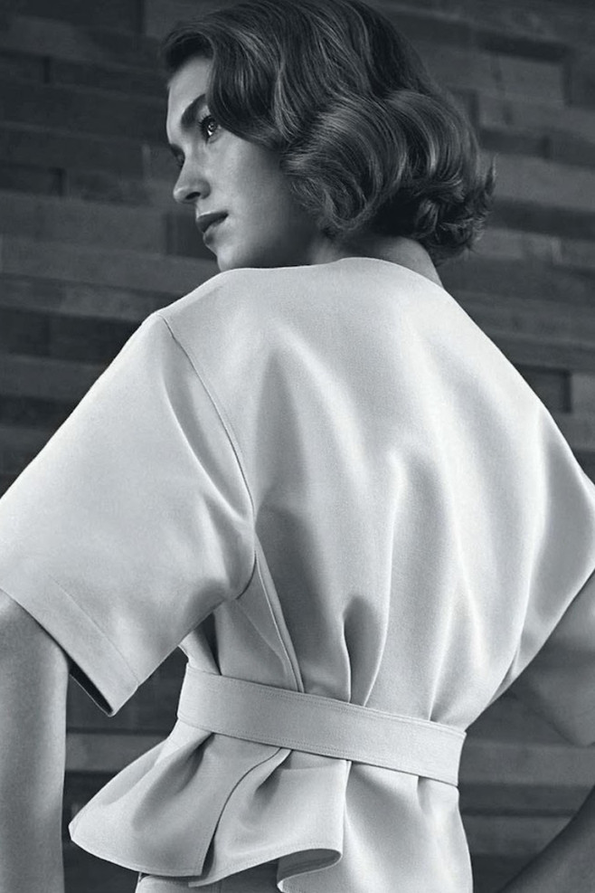 vogue-australia-december-2013-arizona-muse-3