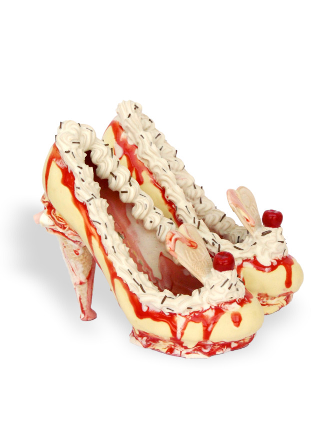 BICHA-GALLERY-®Anna-Barlow_2013_Vanilla-Geigers_Ceramic_W-100-x-H-190-x-D-200-mm