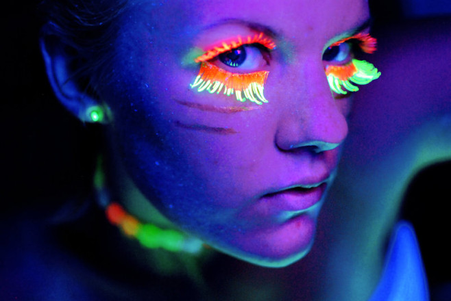 Blacklight-Eyelashes