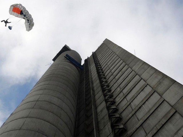 Weirdest-Towers-3-640x480