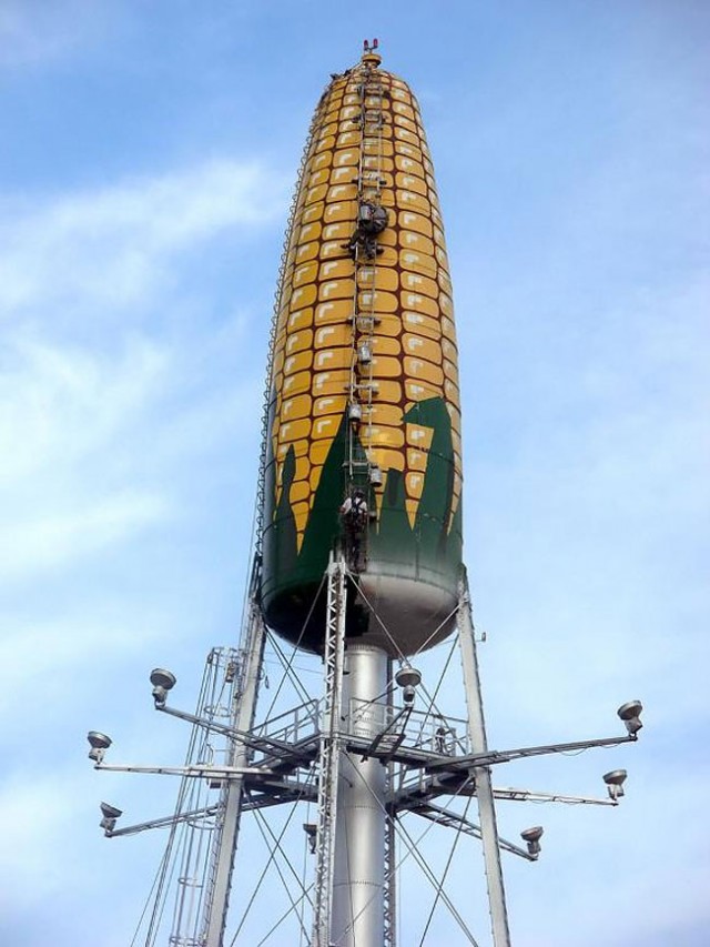 Weirdest-Towers-9-640x853
