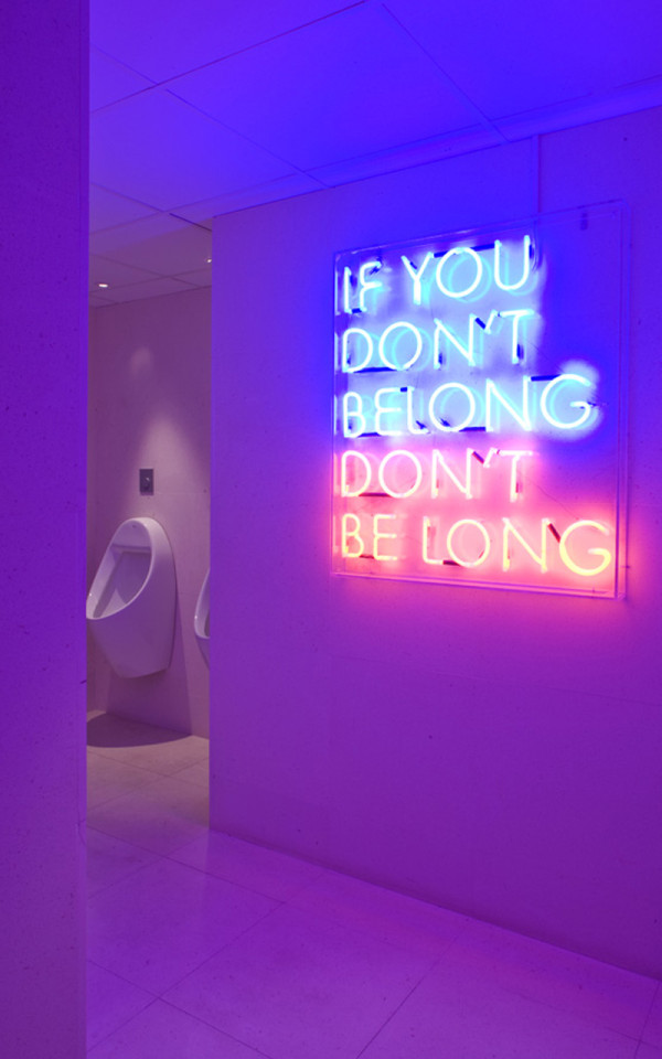 destination-hotel-bit-neon-saying-600x960