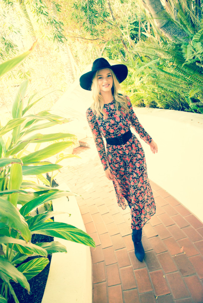 Rosie_Huntington_Whiteley-64