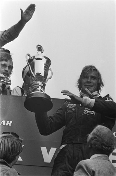 397px-James_Hunt_-_Dutch_GP_1976