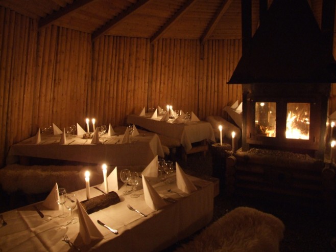 Kolarbyn-Eco-Lodge-Moss-Huts-In-Sweden-08