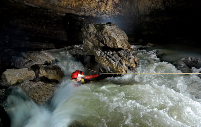 China Caves 2012 - Hong Meigui Expedition to explore giant caves in Wulong County