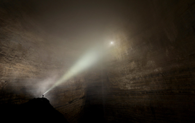 China Caves 2012 - Hong Meigui Expedition to explore giant caves in Wulong County