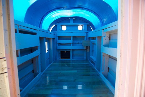 13-Gregory-Eloehn-Turns-Trash-Into-Homes-For-The-Homeless-600x400