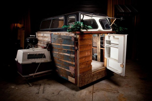 15-Gregory-Eloehn-Turns-Trash-Into-Homes-For-The-Homeless-600x400