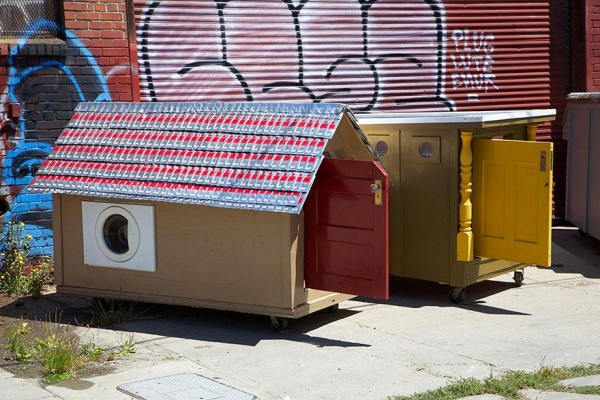 5-Gregory-Eloehn-Turns-Trash-Into-Homes-For-The-Homeless-600x400
