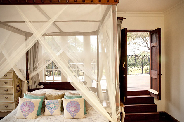 Giraffe-Manor-In-Nairobi-Kenya-6