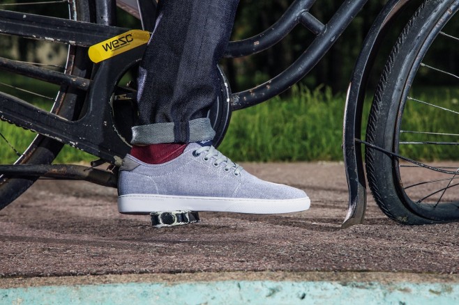 WeSC 形象圖(灰色休閒鞋 NT$2,880)