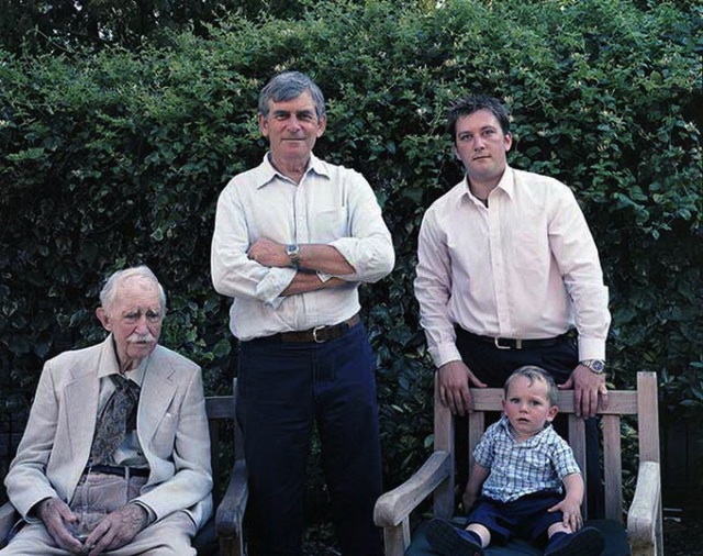Families_with_5_Generations_in_1_Photo_by_Julian_Germain_2014_07