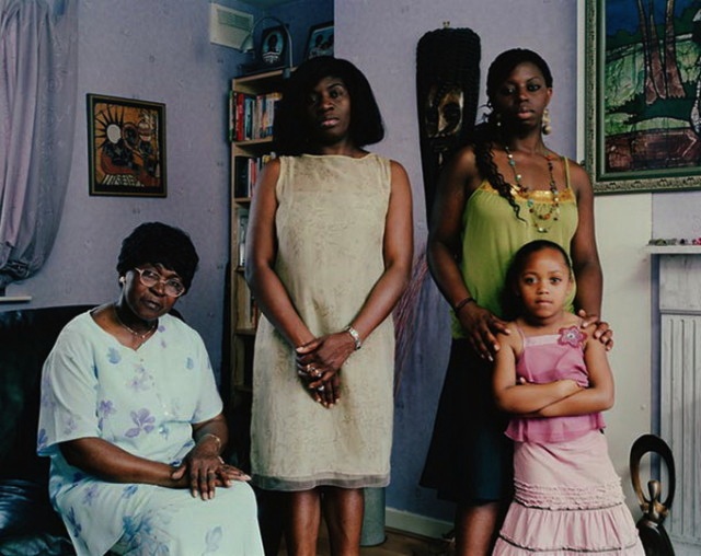 Families_with_5_Generations_in_1_Photo_by_Julian_Germain_2014_08