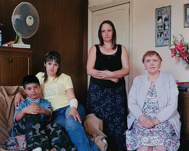 Families_with_5_Generations_in_1_Photo_by_Julian_Germain_2014_10