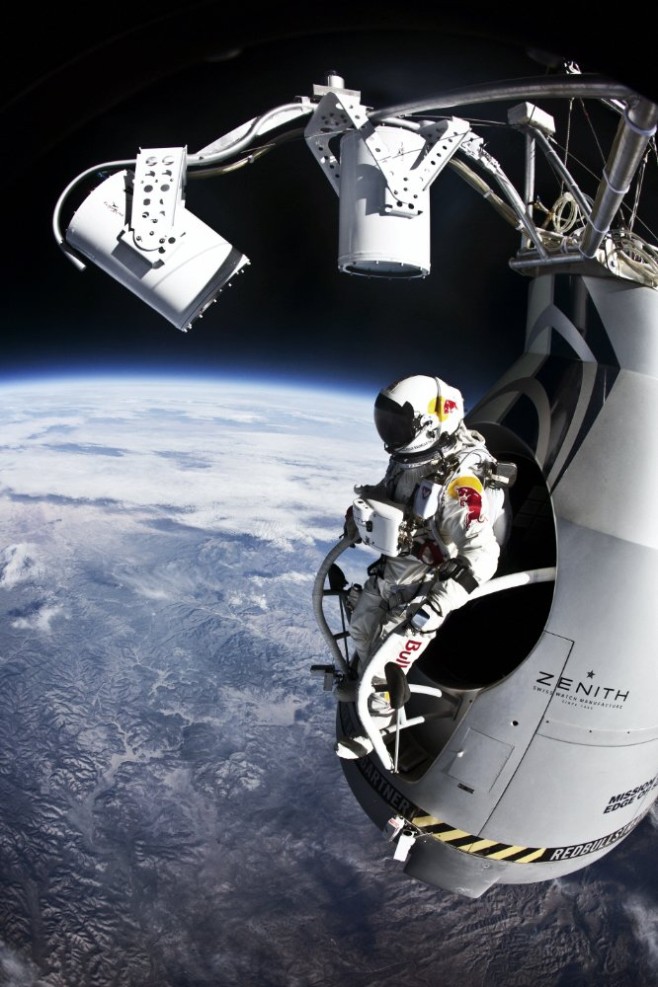 Red Bull Stratos - Manned Flight Two_Felix Baumgartner