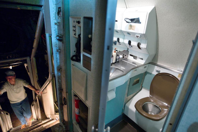 retired-boeing-727-recycled-home-bruce-campbell-4