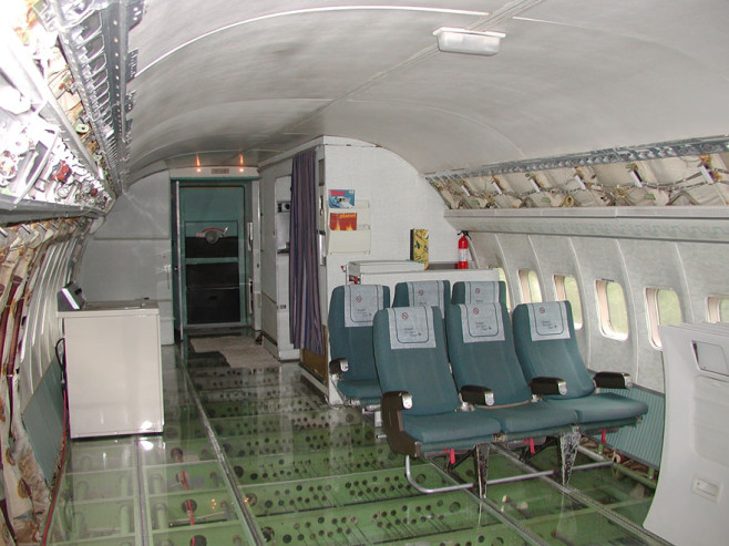 retired-boeing-727-recycled-home-bruce-campbell-9